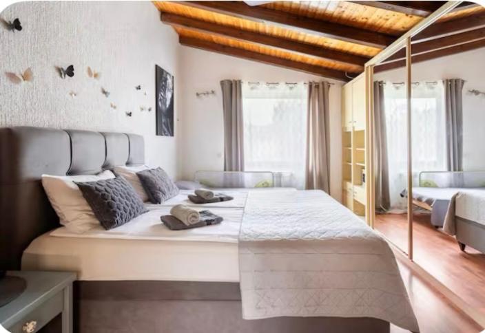 Lux Apartment Barbara Пореч Екстер'єр фото